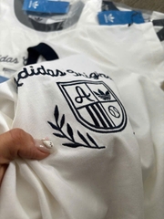Tshirt ADIDAS trắng thêu ren chỉ đen