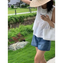 Top lụa đũi trắng Massimo Dutti dư xịn sát sách ly chìm