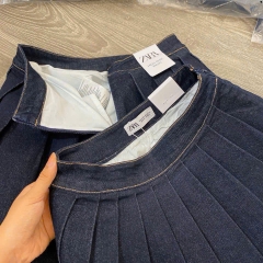Chân váy xếp ly ngắn Zara denim
