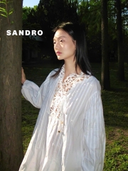 Váy Sandro babydol kẻ chìm trắng tay lỡ đắp ren 3D
