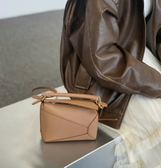 Túi Loewe đeo vai bằng da Puzzle Edge