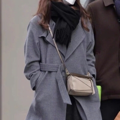 Túi Loewe đeo vai bằng da Puzzle Edge