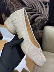 Giày Maison Margela xỏ ngón màu cát