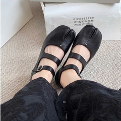 Giày bệt xỏ ngón Maison Margela đen