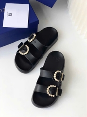 Dép Lê Khóa Ngọc Trai Mới  Stuart Weitzman