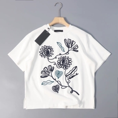 Tshirt MaxMara trắng thêu ren chỉ hoa đen