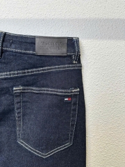 Short jean Tommy màu chàm dáng lửng