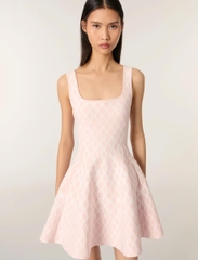 Đầm ngắn dệt kim jacquard cổ vuông