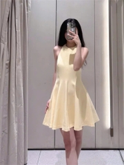Váy Zara yếm màu vàng dáng xoè mini