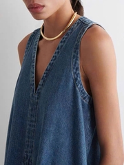 Váy COS denim suông cổ V sát nách