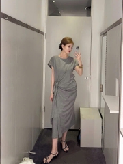 Maxi COS cổ tròn màu ghi cột belt