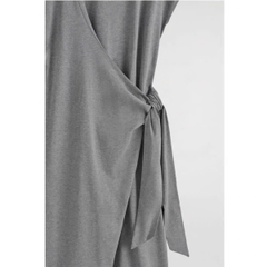 Maxi COS cổ tròn màu ghi cột belt
