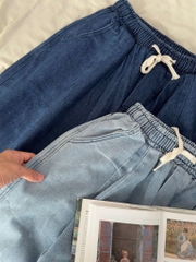 Quần denim ống rộng Mo&Co xanh nhạt