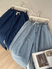 Quần denim ống rộng Mo&Co xanh nhạt