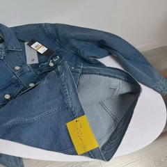 Jacket denim Karl dài tay cổ đức