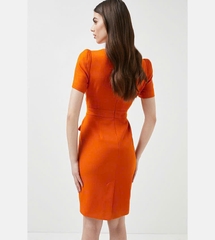 Váy Karen Millen màu cam dáng bút chì