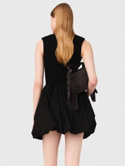 Váy lưới ngắn và vải taffeta