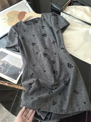 Váy dạ Zara xương cá màu muối tiêu đính hoa sequin đen