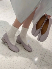 Giày Maison Margela xỏ ngón màu cát