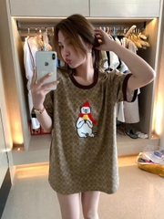 Tshirt Coach nền nâu logo dáng oversize