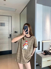 Tshirt Coach nền nâu logo dáng oversize