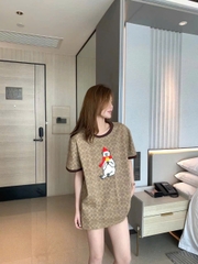 Tshirt Coach nền nâu logo dáng oversize