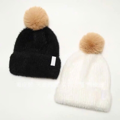 Mũ Calvin Klein len móc phối lông