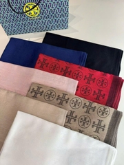 Khăn lụa Tory Burch họa logo chìm