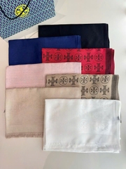 Khăn lụa Tory Burch họa logo chìm