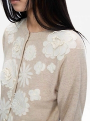 Cardigan ERDOS ren 3D nổi khuy ngọc trai