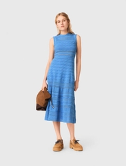 ĐẦM MAXI DỆT KIM POINTELLE
