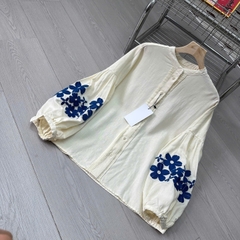 Sơ mi Weekend MaxMara tay đèn lồng thêu hoa xanh