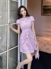 Váy SELF-PORTRAIT ren dập ngắn tay dáng mini màu hồng kèm belt