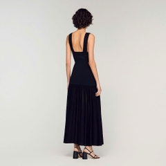 Váy maxi SANDROđệt kim màu đen khoét cổ V