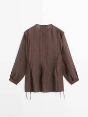 ÁO BLOUSE OVERSIZE BẰNG LANH, DÁNG SUÔNG MỀM MẠI CÓ CHI TIẾT BÈO NHÚN