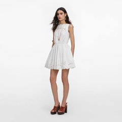 VÁY NGẮN THÊU BẰNG VẢI COTTON TRẮNG