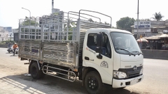 Xe tải Hino 1.9 tấn thùng mui bạt -  XZU650