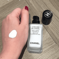 Kem lót Chanel Le Blanc