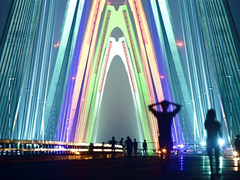 Chiếu sáng cầu Nhật Tân bằng đèn led đổi  màu