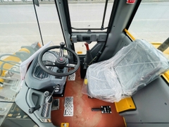 Máy xúc lật LG932L