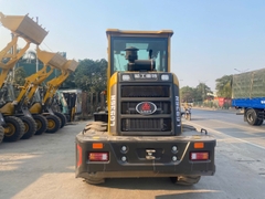 Máy xúc lật LG936