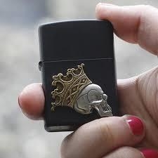 Zippo King Skull Emblem Black Matte 10