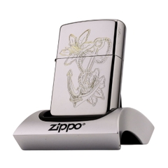 Zippo Phong Thủy Khắc Mỏ Neo Và Hoa Loa Kèn