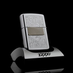 Zippo_Gach_Cheo_Venentian_1982-gia-tri-suu-tam-vuot-thoi-gian-dang-cap