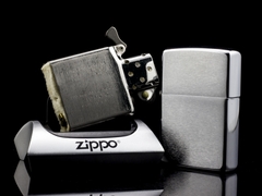 Zippo Cổ Brushed Chrome 1979 5 Gạch Thẳng 8