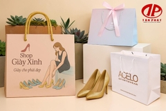 In túi giấy shop giày dép bền đẹp, chịu lực tốt, đúng kích thước