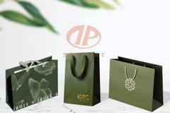 In túi giấy quần áo đẹp, chắc tay, phù hợp từng dòng sản phẩm