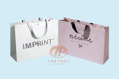 In túi giấy local brand đẹp, đồng bộ nhận diện, dễ ghi dấu ấn