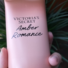 Dưỡng Thể Victoria's Secret Fragrance Lotion Amber Romance 236ml