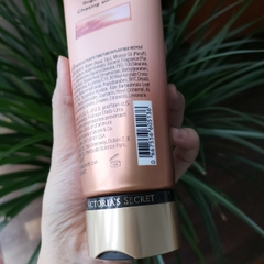 Dưỡng Thể Victoria's Secret Fragrance Lotion Amber Romance 236ml